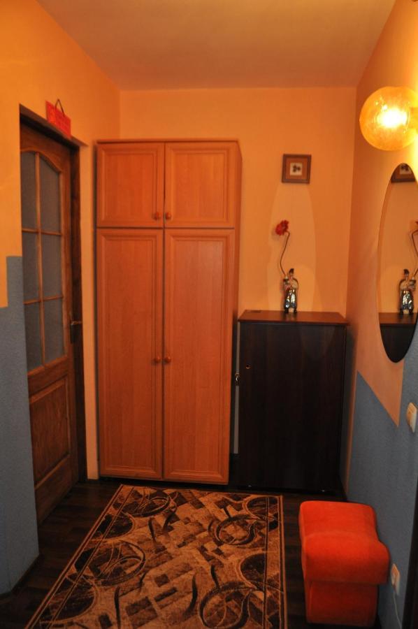 Spacious Apartment With Balcony Кременчуг Экстерьер фото