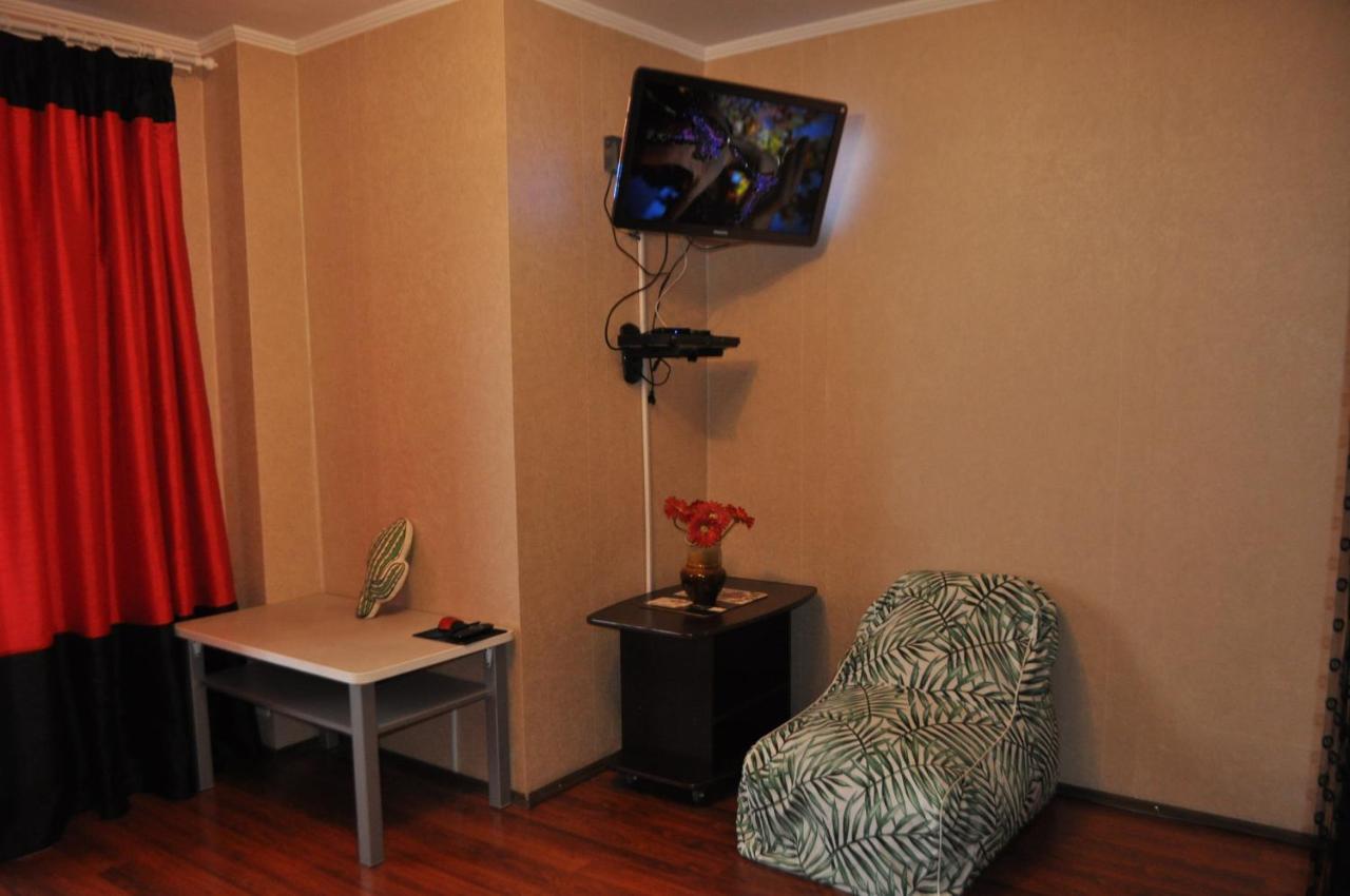 Spacious Apartment With Balcony Кременчуг Экстерьер фото