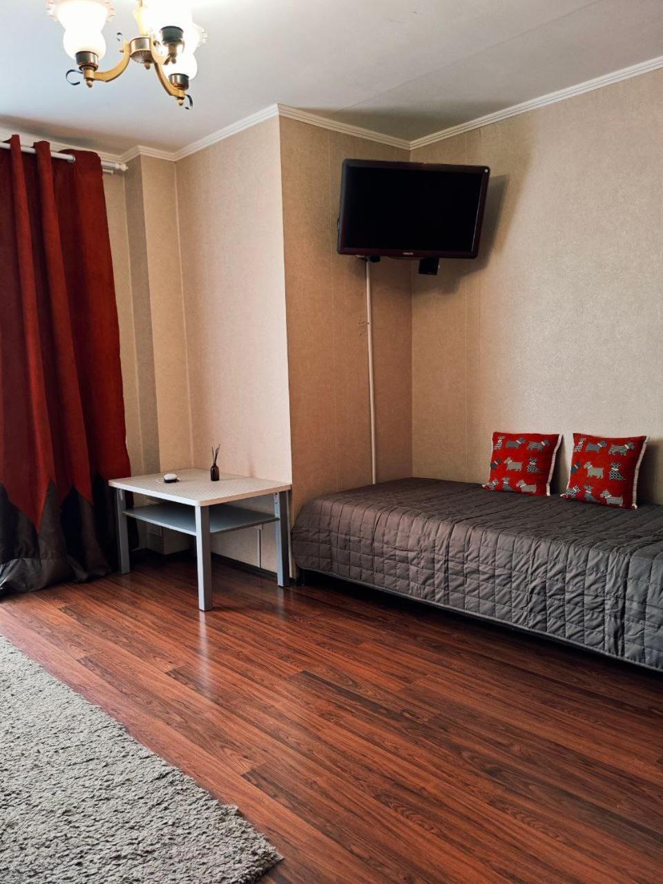 Spacious Apartment With Balcony Кременчуг Экстерьер фото