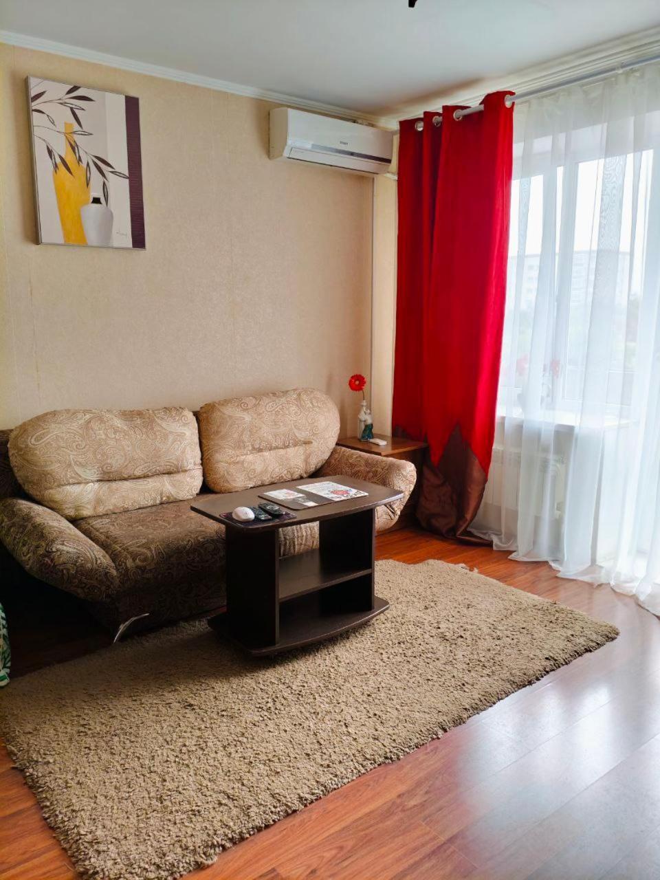 Spacious Apartment With Balcony Кременчуг Экстерьер фото