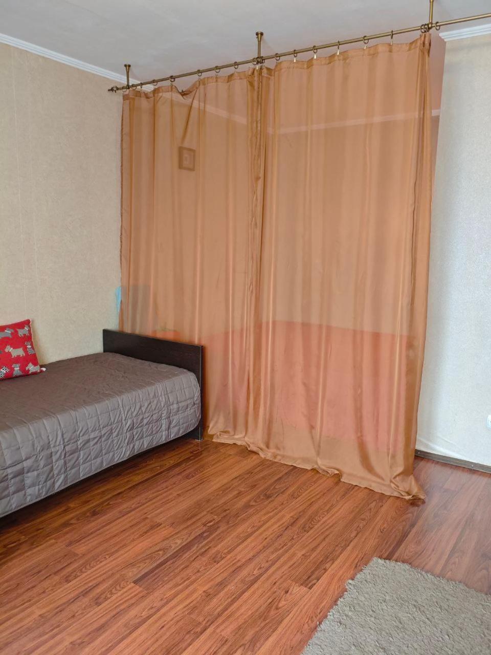 Spacious Apartment With Balcony Кременчуг Экстерьер фото